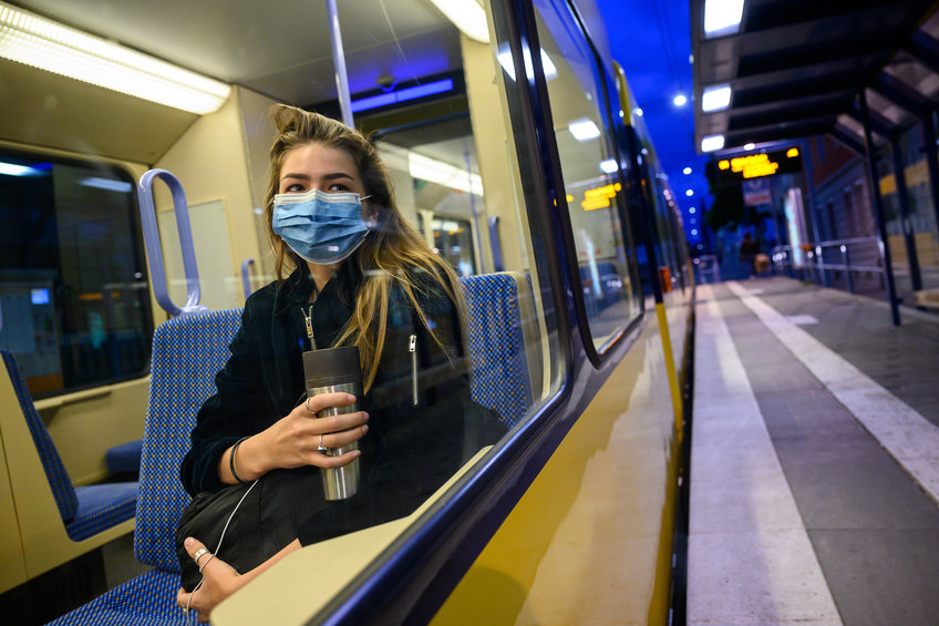 Wirksames Mittel der Prävention: Masken zum Schutz von Mund und Nase helfen, eine Ansteckung mit dem Coronavirus Sars-CoV-2 zu verhinden und die Ausbreitung der Covid-19-Epidemie einzudämmen. Wirksames Mittel der Prävention: Masken zum Schutz von Mund und Nase helfen, eine Ansteckung mit dem Coronavirus Sars-CoV-2 zu verhinden und die Ausbreitung der Covid-19-Epidemie einzudämmen.